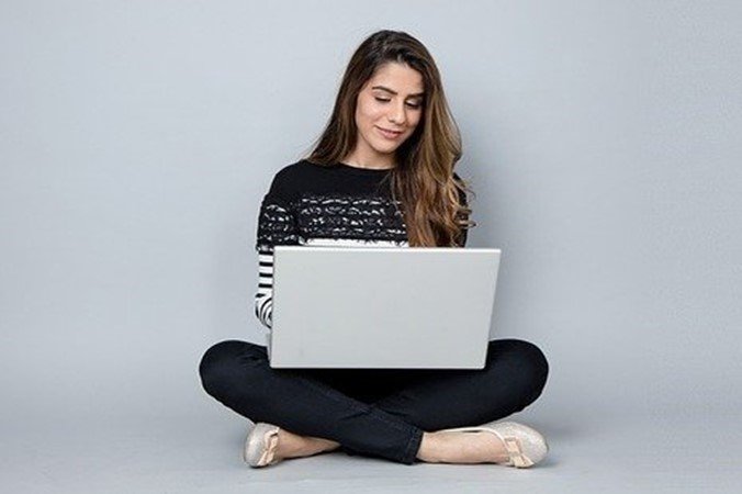 La Psicoterapia Online es adecuada para aquellas personas que desean ahorrar tiempo y dinero...